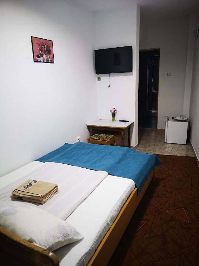 Hotel Pensiunea Mikelis International Curtea de Argeş Exteriér fotografie