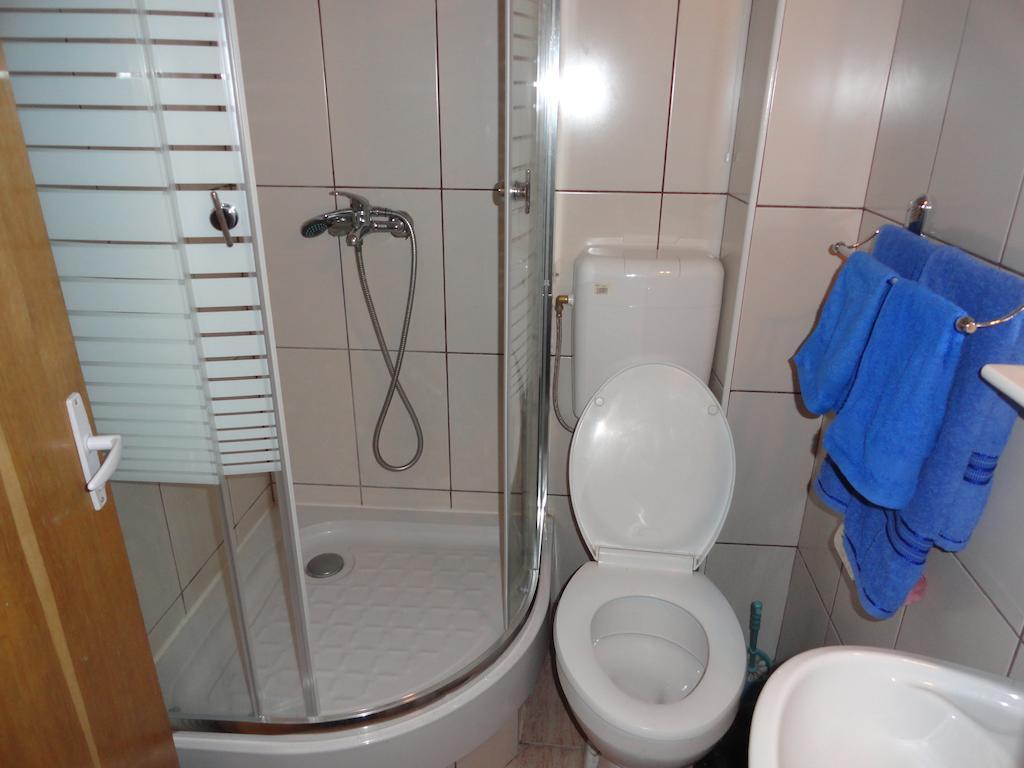 Hotel Pensiunea Mikelis International Curtea de Argeş Pokoj fotografie